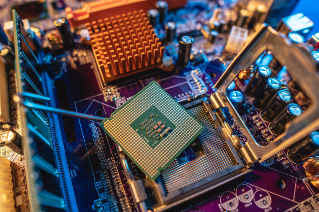 【供應(yīng)】Microchip微控制器，供應(yīng) 8 位 MCU，PIC? MCU，AVR? MCU，16 位 MCU